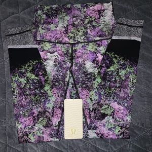 Lululemon yoga pants 🦩